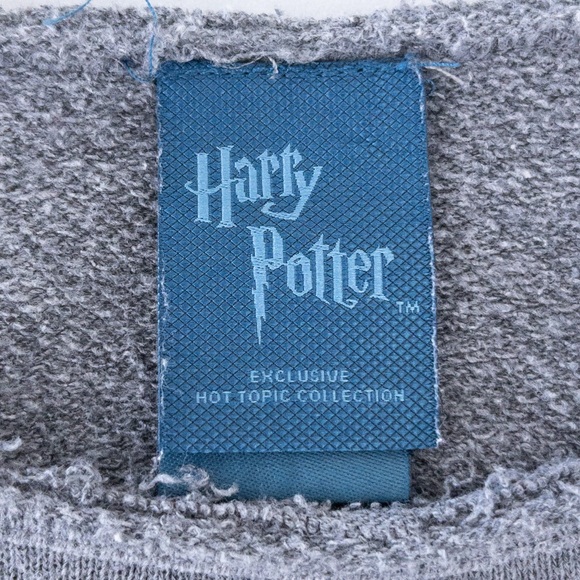 Hot Topics • Harry Potter Quidditch Sweatshirt - Picture 6 of 10